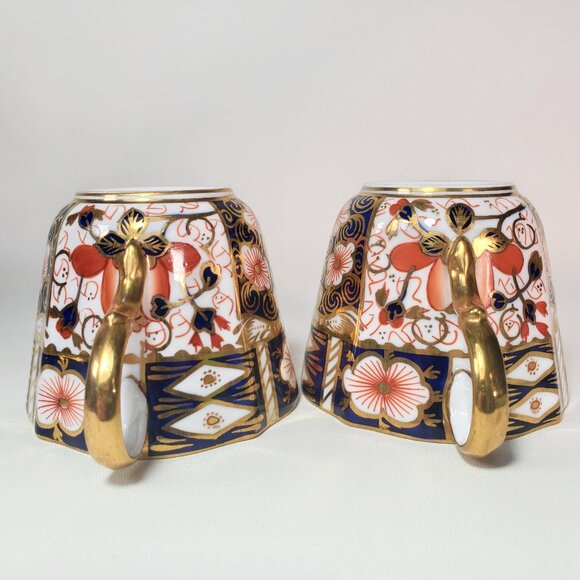 Vintage Royal Crown Derby Imari Tea Cups & Saucers-  Scalloped Rim 1927 & 1934 - Picture 6 of 16